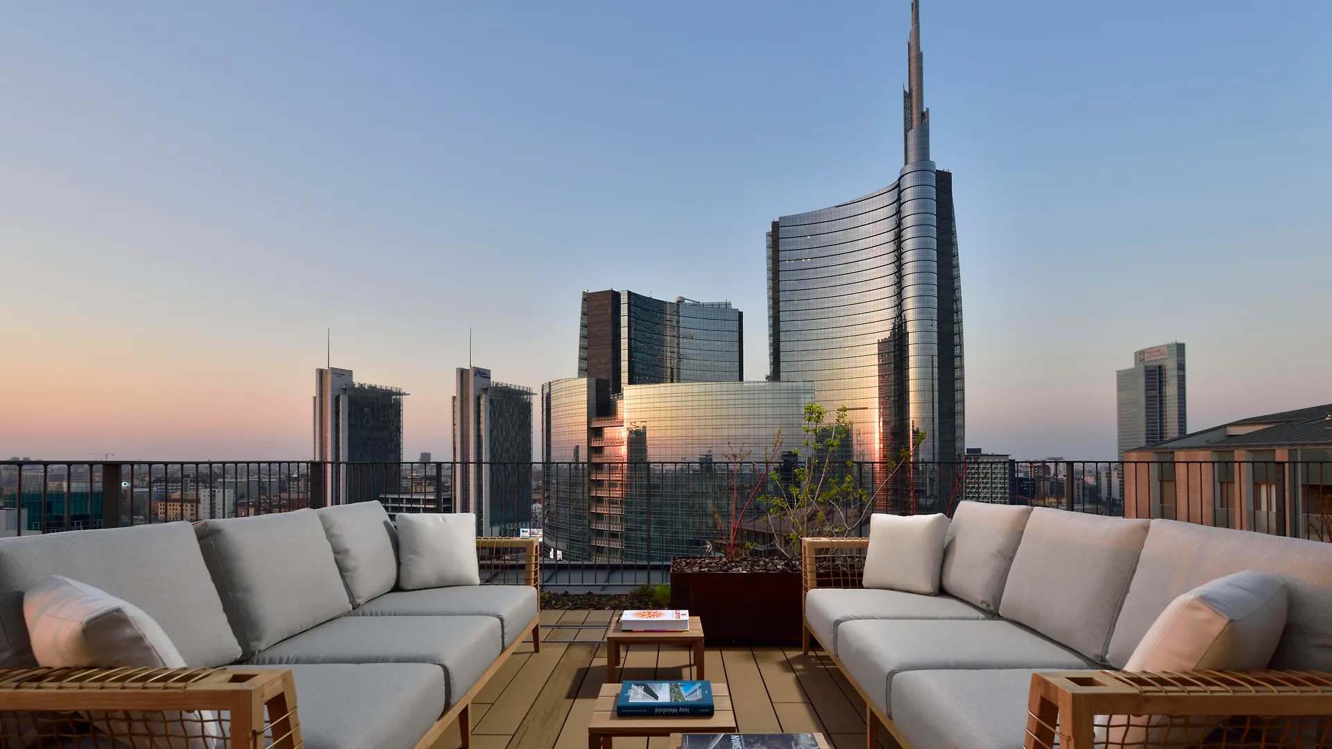 Milano Verticale | Una Esperienze 4*, Milan